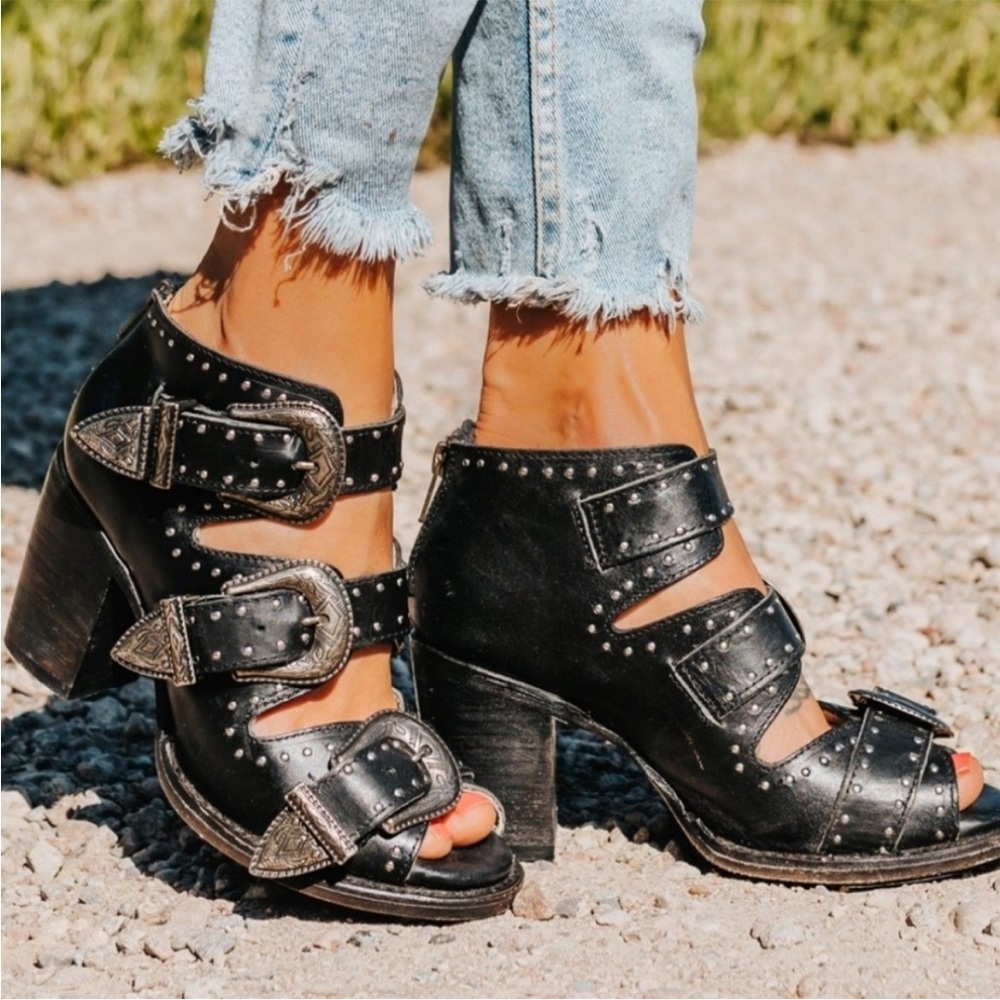 Freebird Violet Black Leather Chunky Heel Sandal Western Style Buckles Sz 9